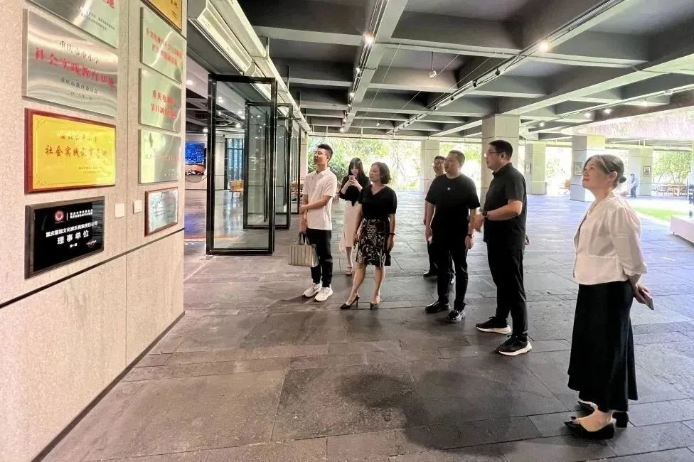 探索创新 共谋发展｜重庆金年会受邀参观重庆广电集团重视传媒基地