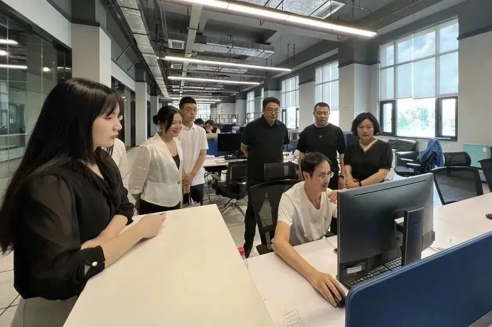 探索创新 共谋发展｜重庆金年会受邀参观重庆广电集团重视传媒基地